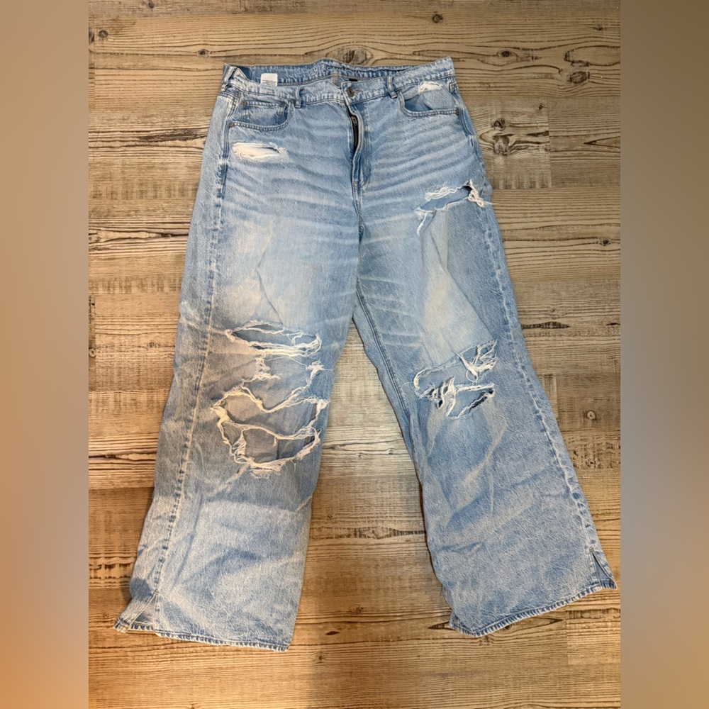 Distressed American Eagle baggy wide leg jeans